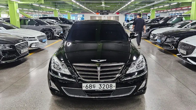 Hyundai Genesis
