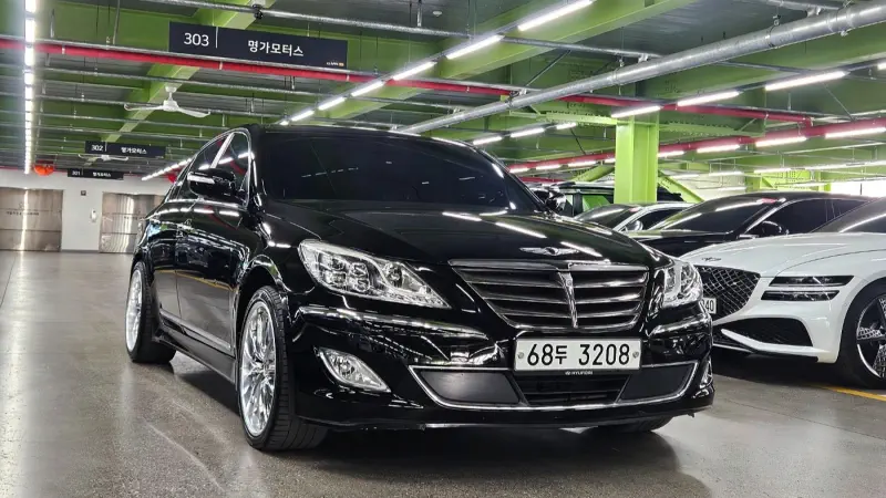Hyundai Genesis