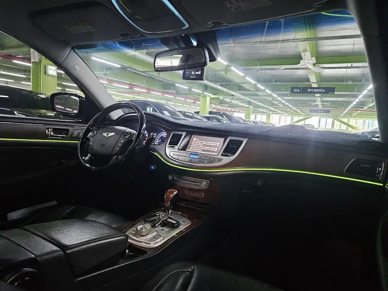 Hyundai Genesis