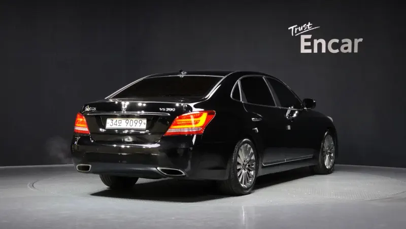 Hyundai Equus