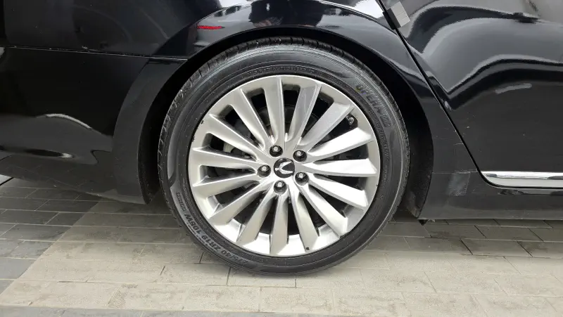 Hyundai Equus