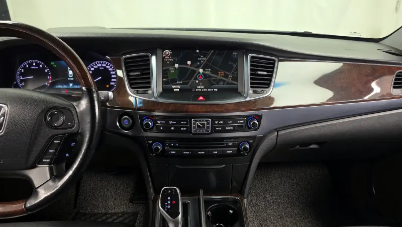 Hyundai Equus