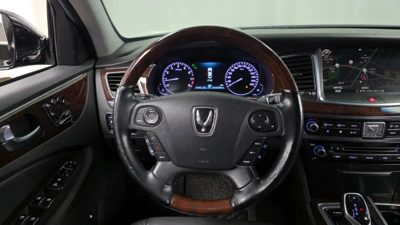 Hyundai Equus