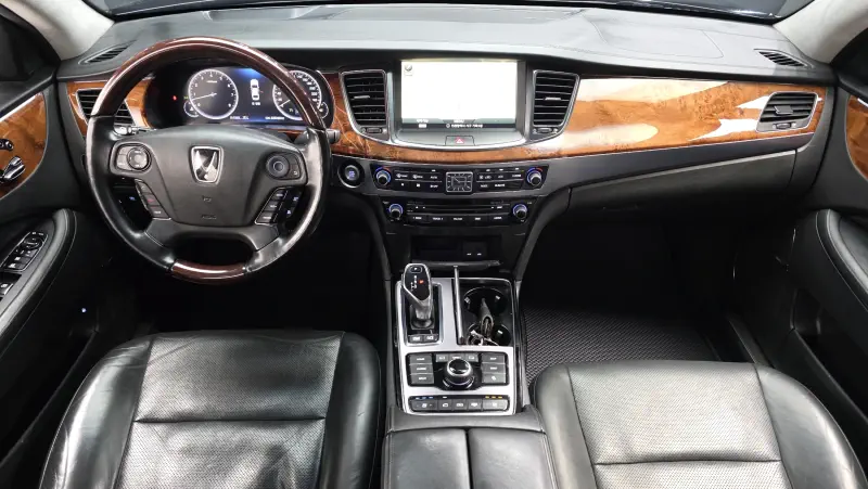 Hyundai Equus