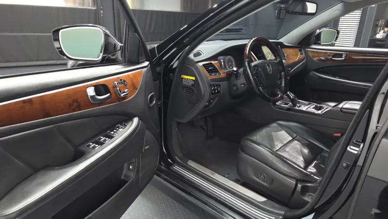 Hyundai Equus