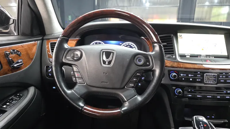 Hyundai Equus