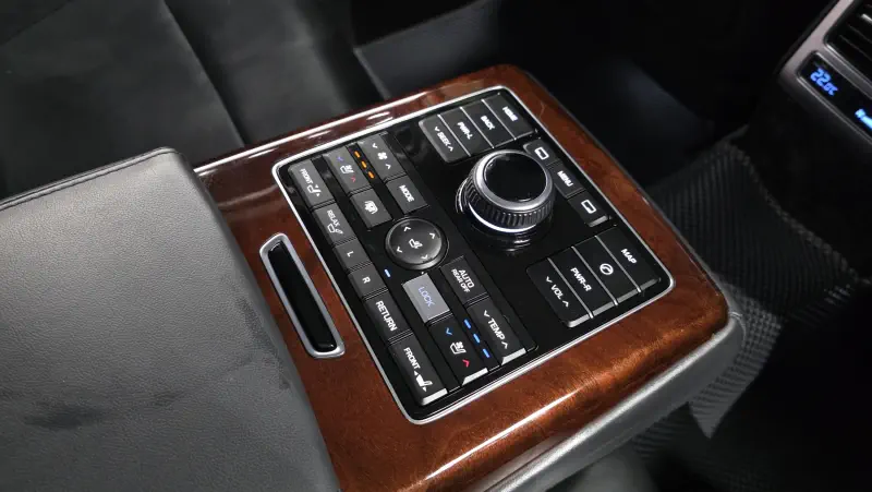 Hyundai Equus