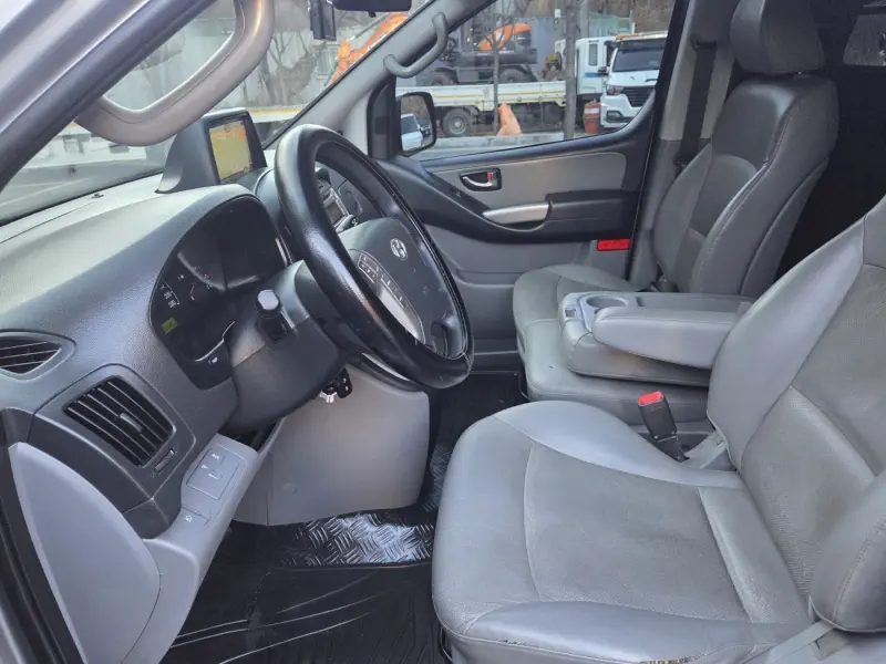Hyundai Grand Starex