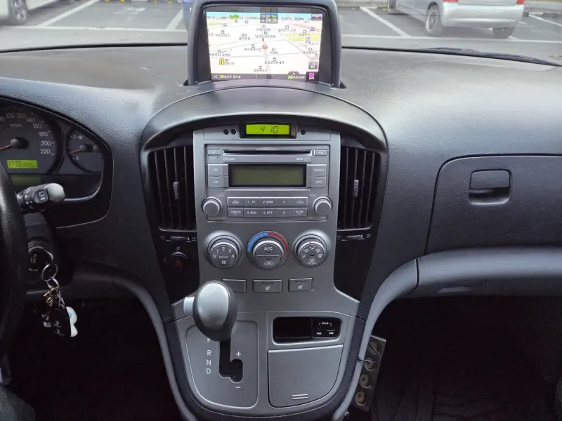 Hyundai Grand Starex