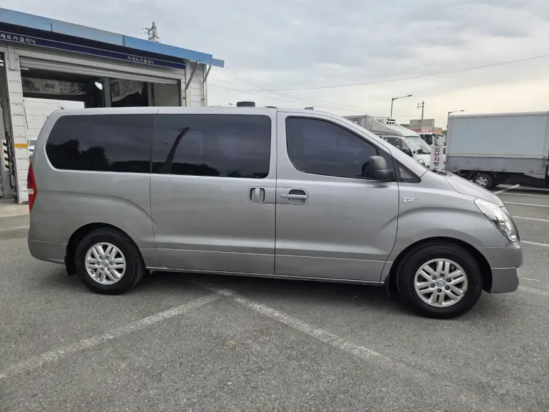 Hyundai Grand Starex