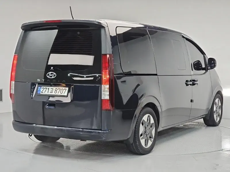 Hyundai Staria