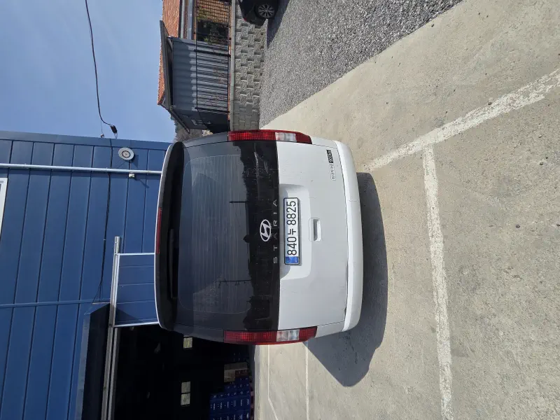 Hyundai Staria