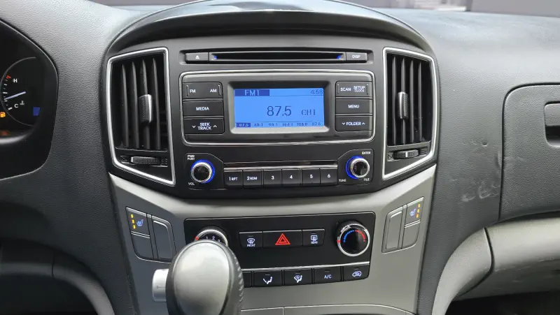 Hyundai Grand Starex