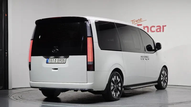Hyundai Staria
