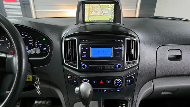 Hyundai Grand Starex