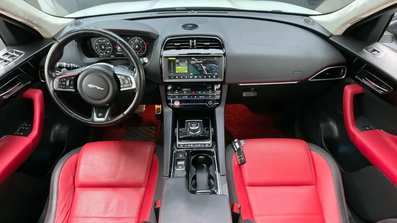 Jaguar F-PACE
