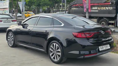 Renault SM6