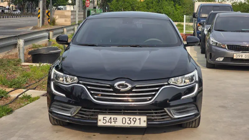 Renault SM6