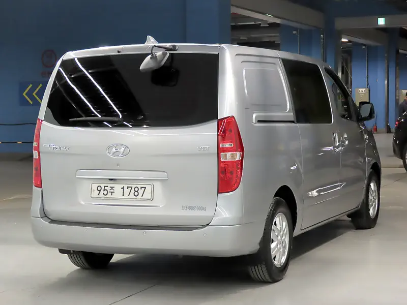 Hyundai Grand Starex