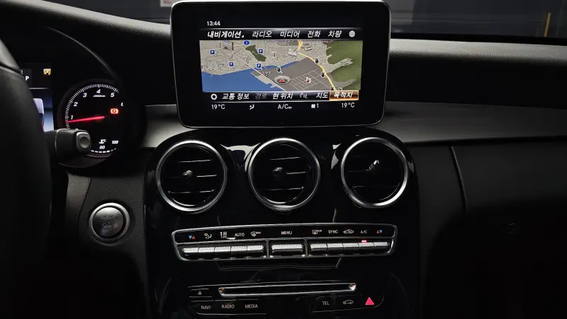 Mercedes-Benz C-Class