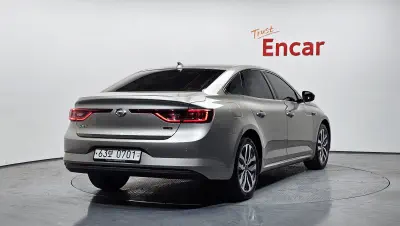 Renault SM6