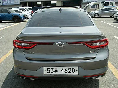Renault SM6