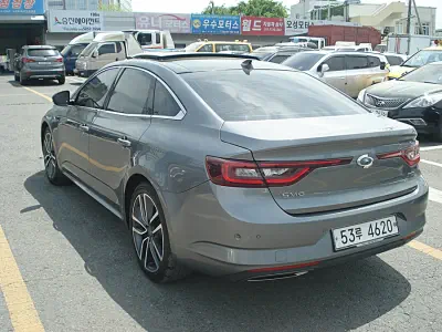 Renault SM6
