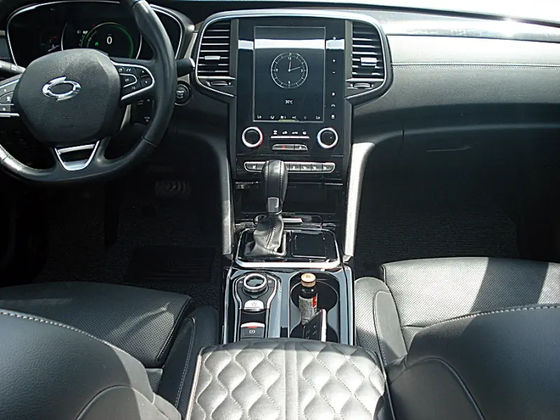 Renault SM6
