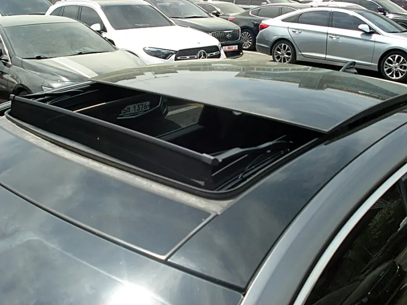 Renault SM6