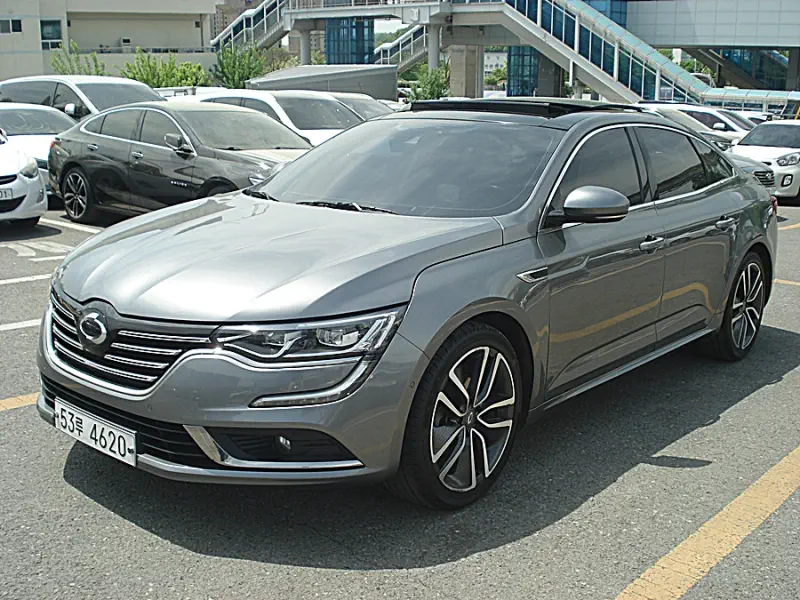 Renault SM6