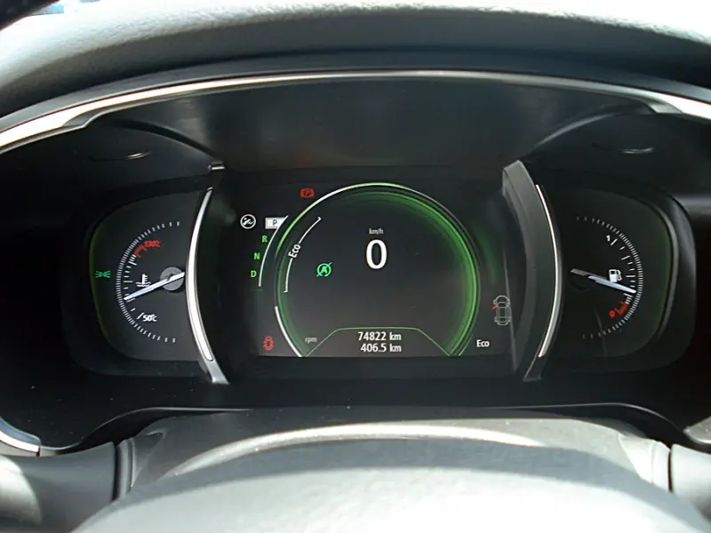 Renault SM6