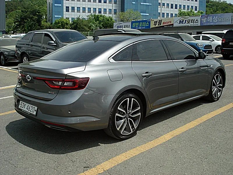 Renault SM6