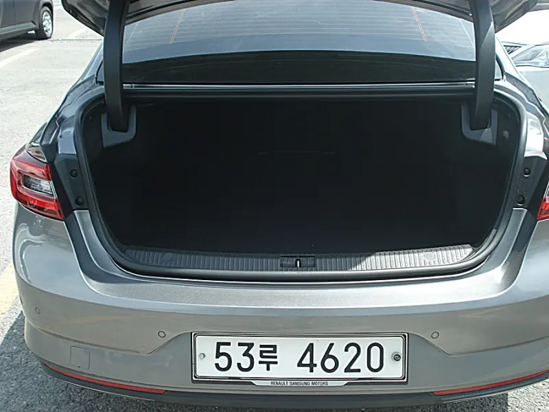 Renault SM6
