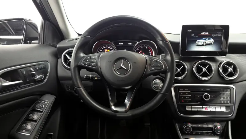 Mercedes-Benz GLA-Class