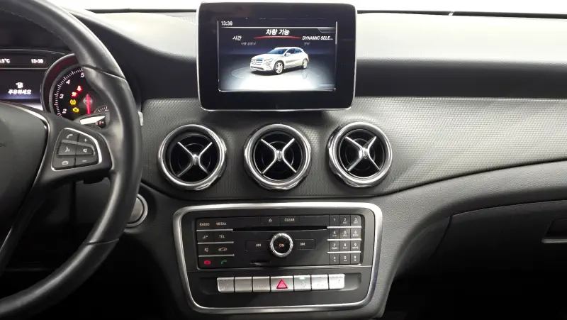 Mercedes-Benz GLA-Class