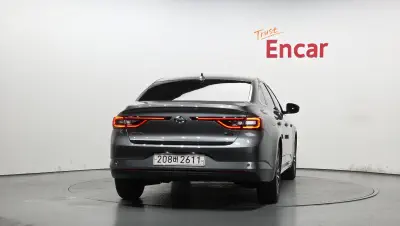 Renault SM6