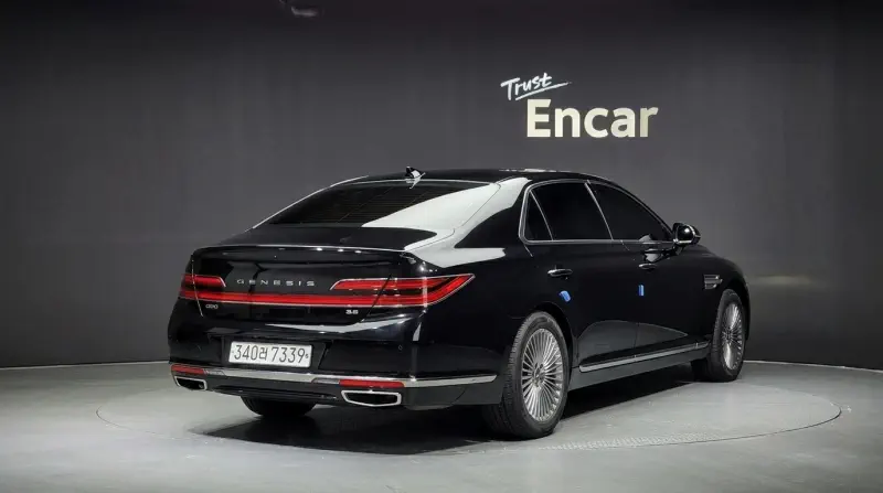 Genesis G90