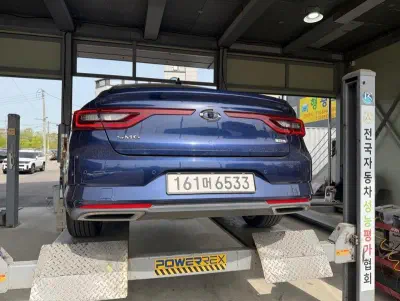 Renault SM6