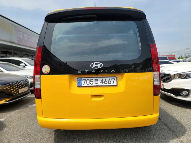 Hyundai Staria
