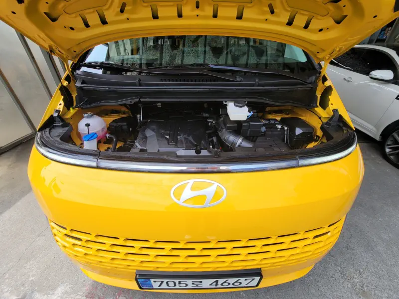 Hyundai Staria