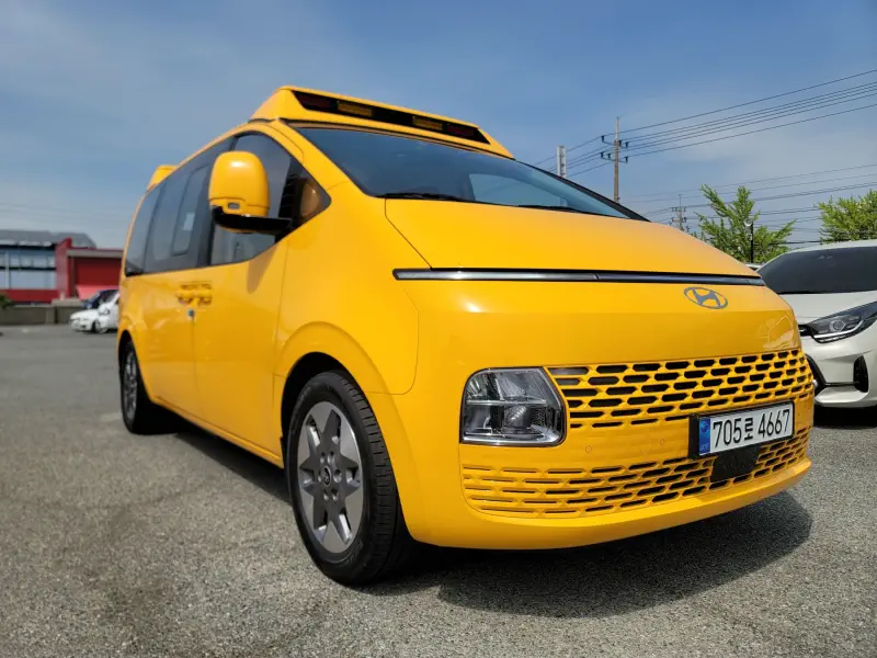 Hyundai Staria