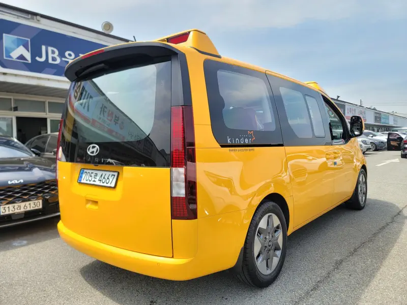 Hyundai Staria