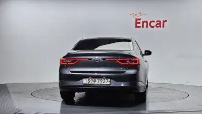 Renault SM6
