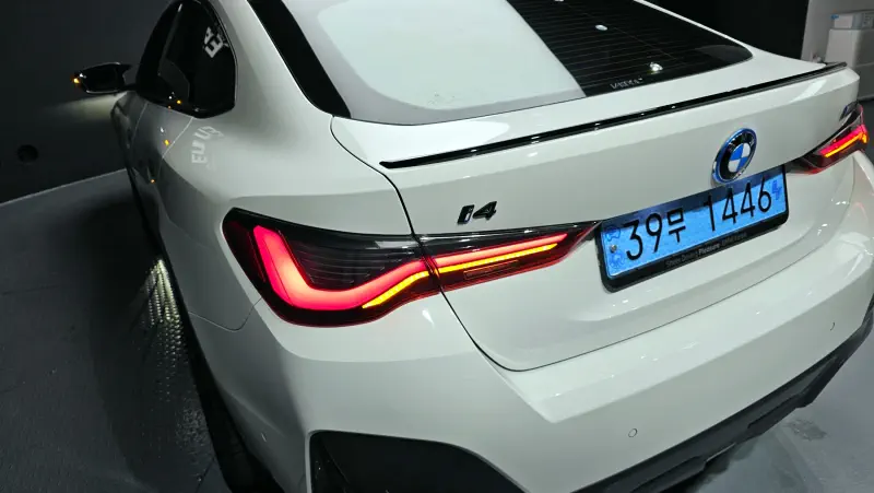 BMW i4