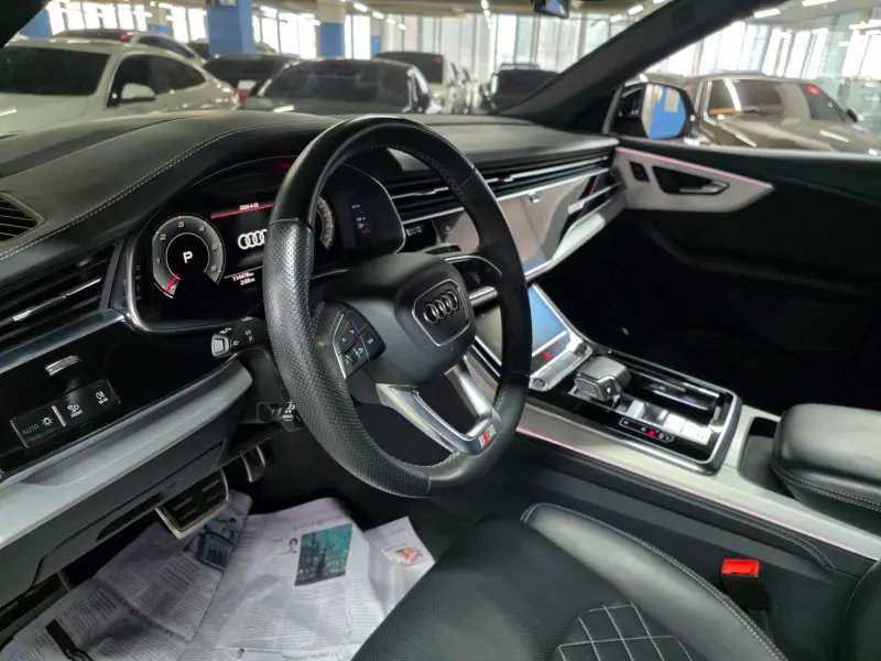 Audi Q8