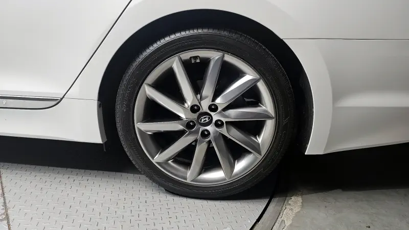 Hyundai Aslan
