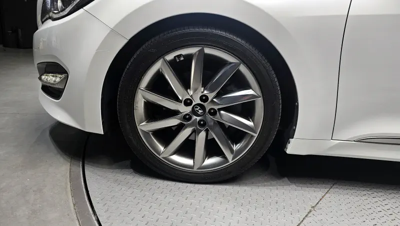 Hyundai Aslan