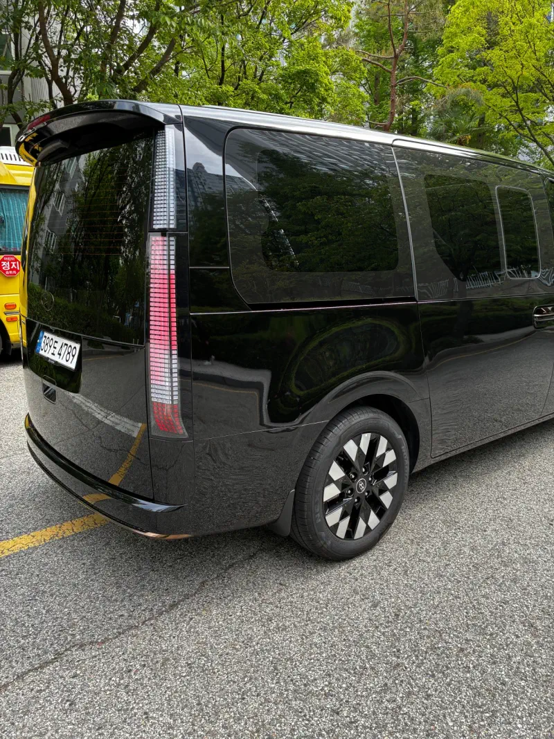Hyundai Staria
