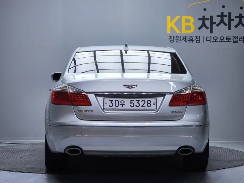 Hyundai Genesis
