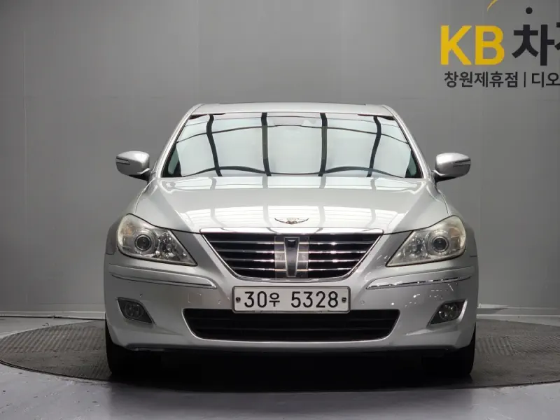 Hyundai Genesis